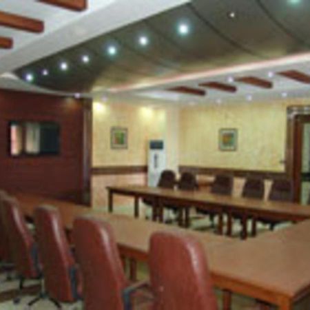Rajone Hotel Faisalabad Exterior photo