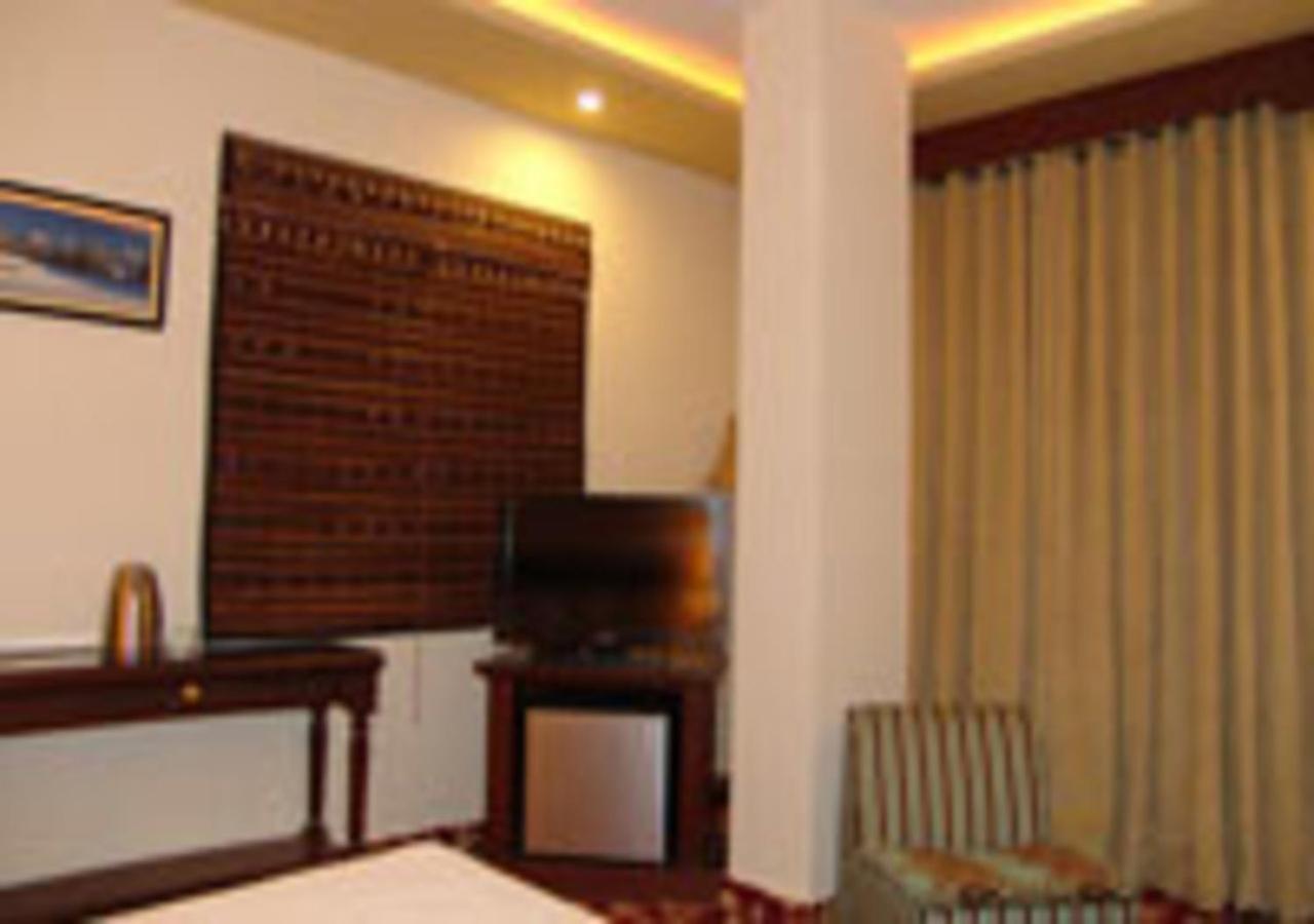 Rajone Hotel Faisalabad Exterior photo