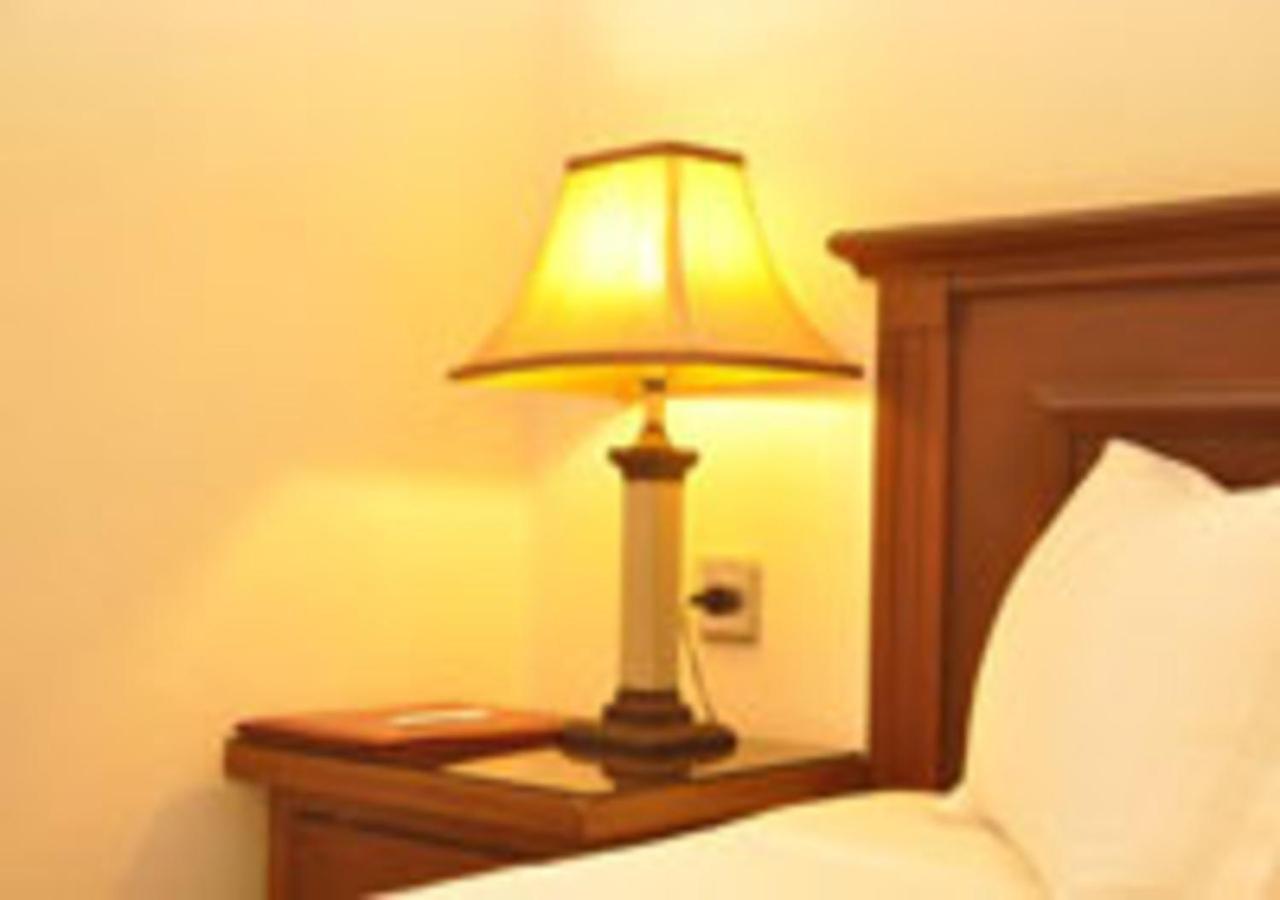 Rajone Hotel Faisalabad Exterior photo